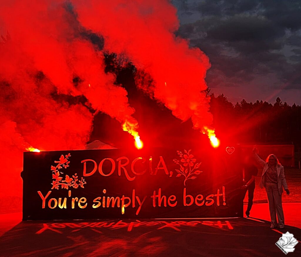 Manufaktura Folii – folia podświetlana pirotechniką